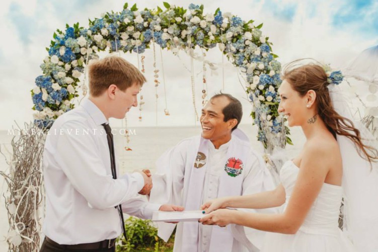 Воздушная свадьба на бали. Свадебная церемония на бали.Заказать свадьбу на Бали.