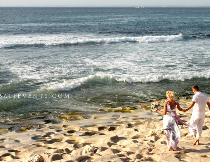 Beach (with white/dark sand)