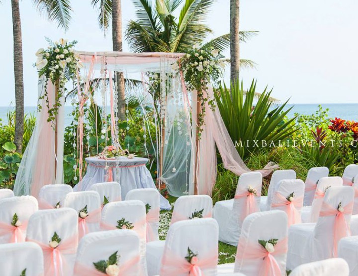 Delicate decor in 