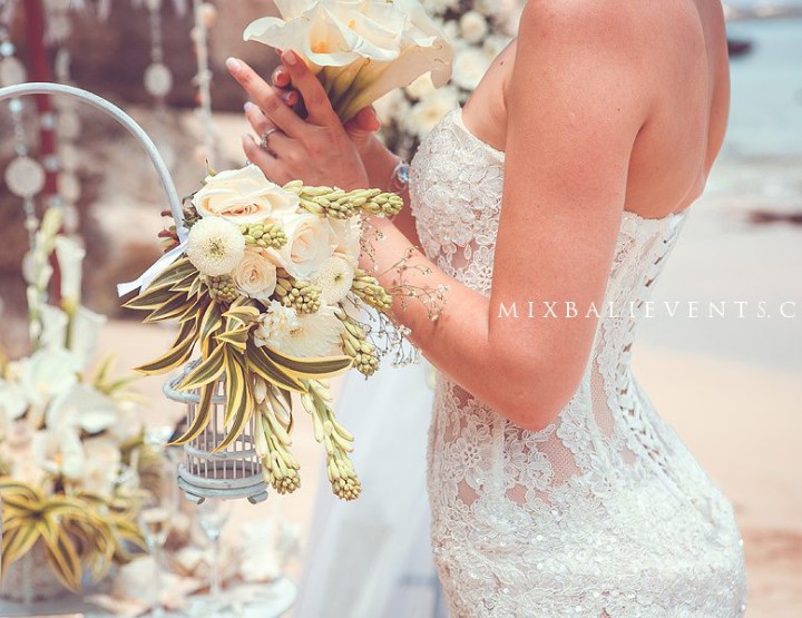 Decor in white color