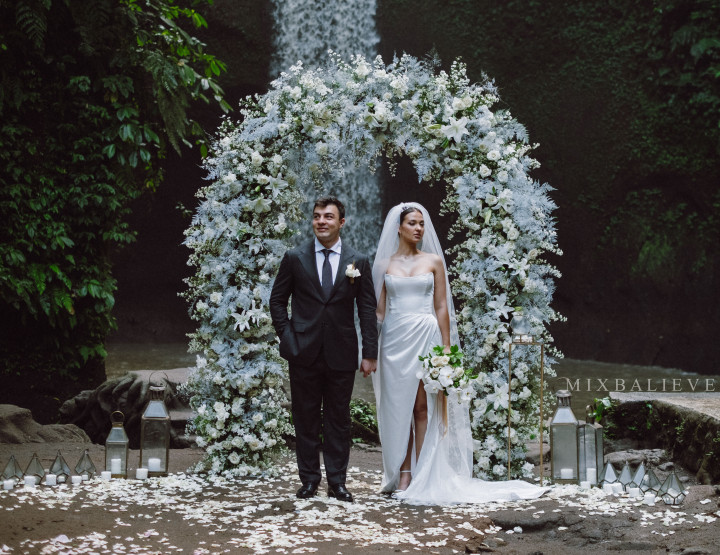 Stylish Wedding on the Waterfall in the Tropical Jungle of Bali