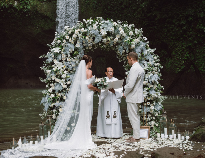Stylish Wedding on the Waterfall in the Tropical Jungle of Bali